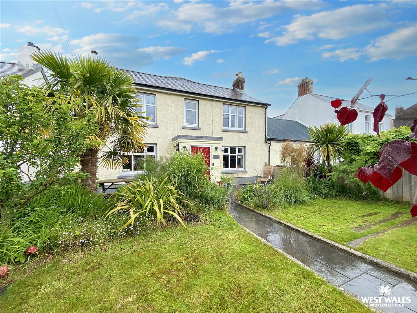 3 Bedroom, Llanybri, Carmarthen